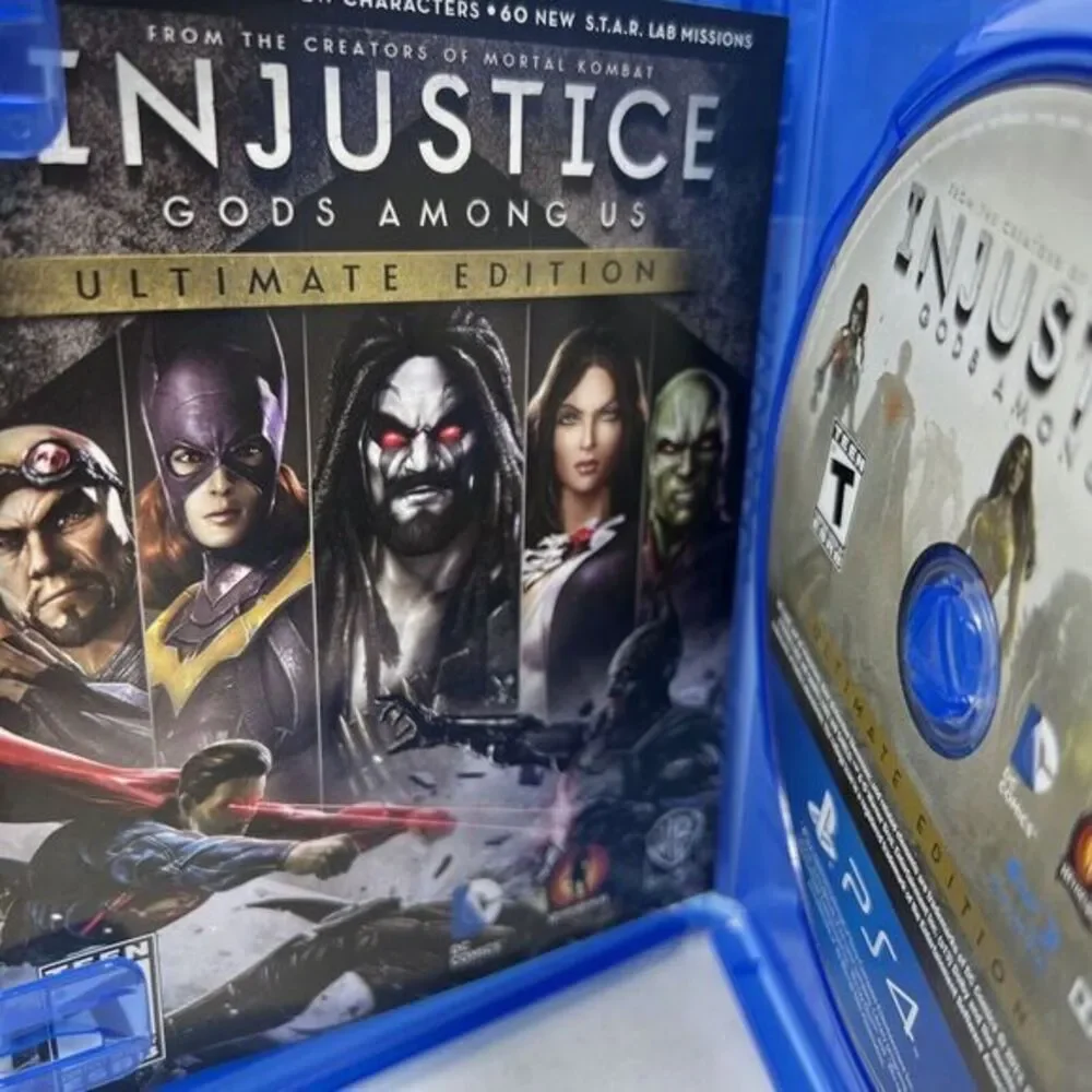 Injustice: Gods Among Us -- Ultimate Edition‎ (Sony PlayStation 4, 2013)